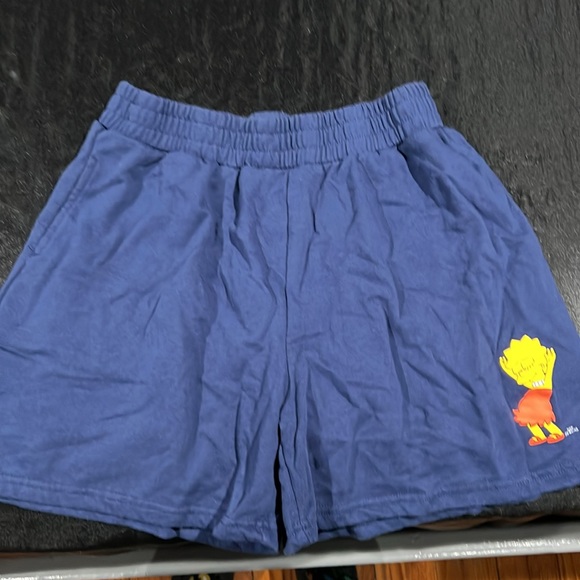 Navy blue shorts with simpson character - Picture 3 of 3